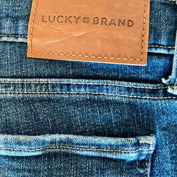 Lucky Brand Women’s Mid Rise Boot Cut 5 Pocket Jean Size 12 - Picture 3 of 4
